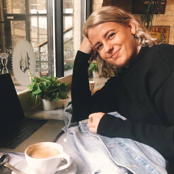 Meet your Posher, Danielle - Picture 1 of 1